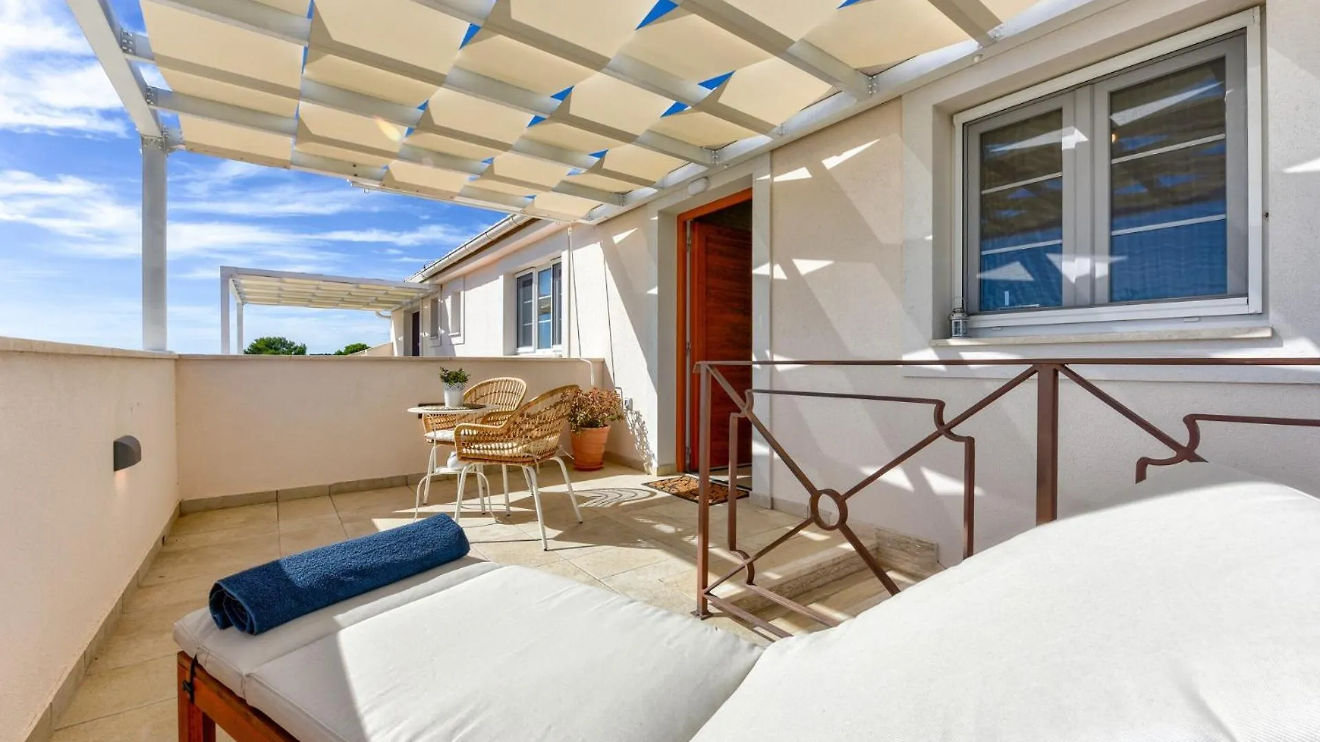 Villa Andamalu With Heated Pool زاتون