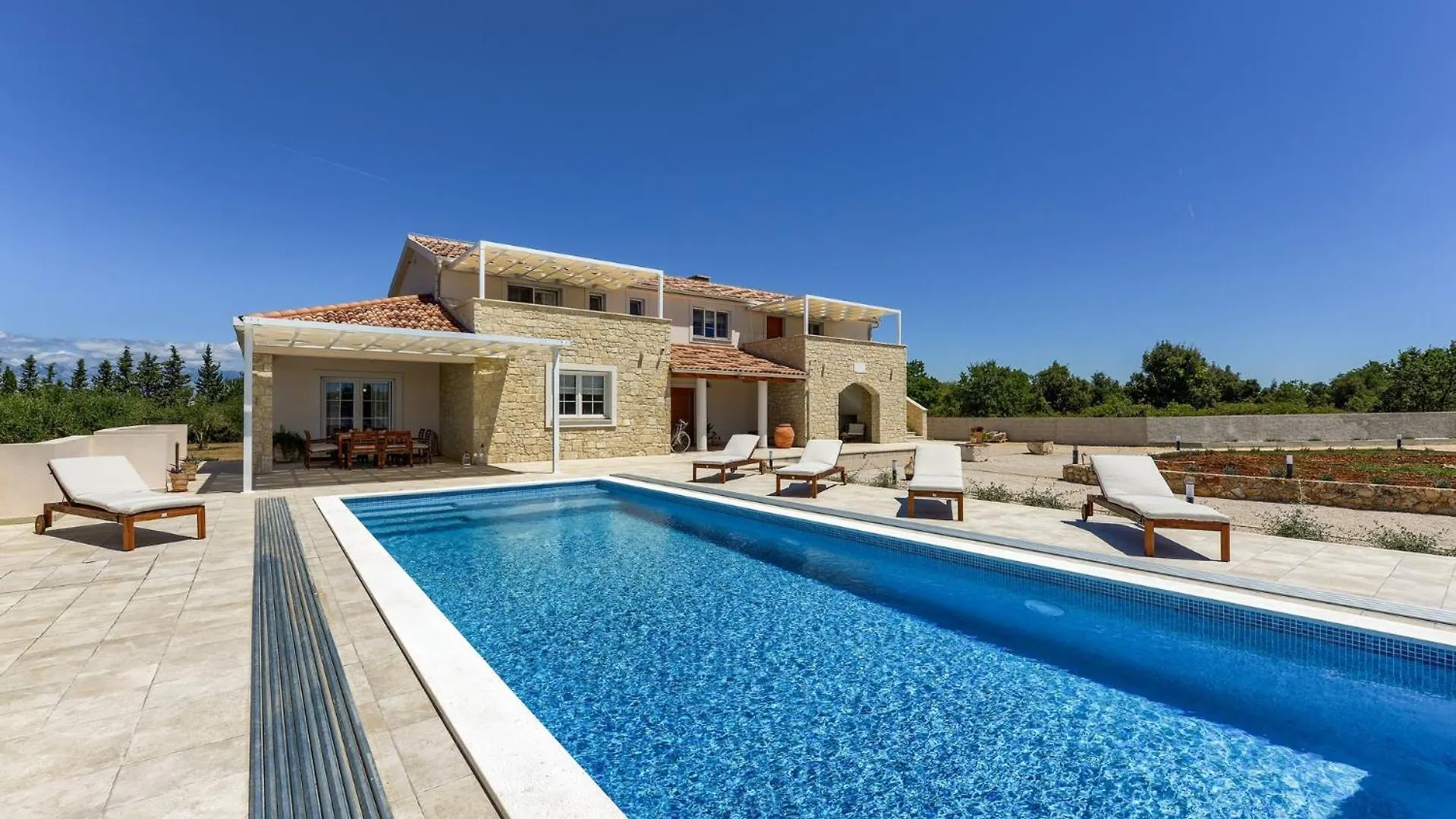 Villa Andamalu With Heated Pool زاتون